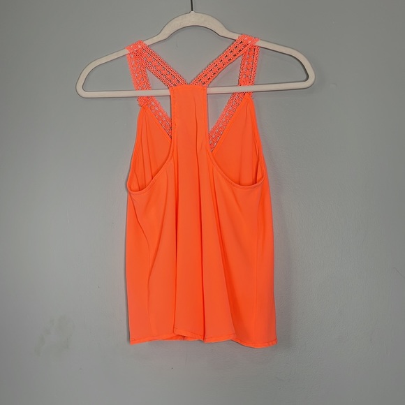 Lush Tank Top - Picture 4 of 4